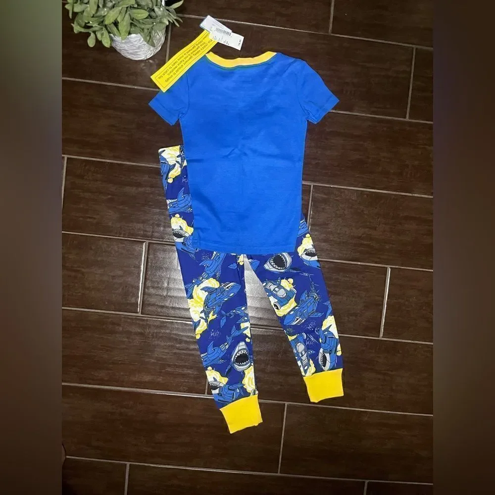 Children’s Place “Robo Shark” glow in the dark PJ sz 4